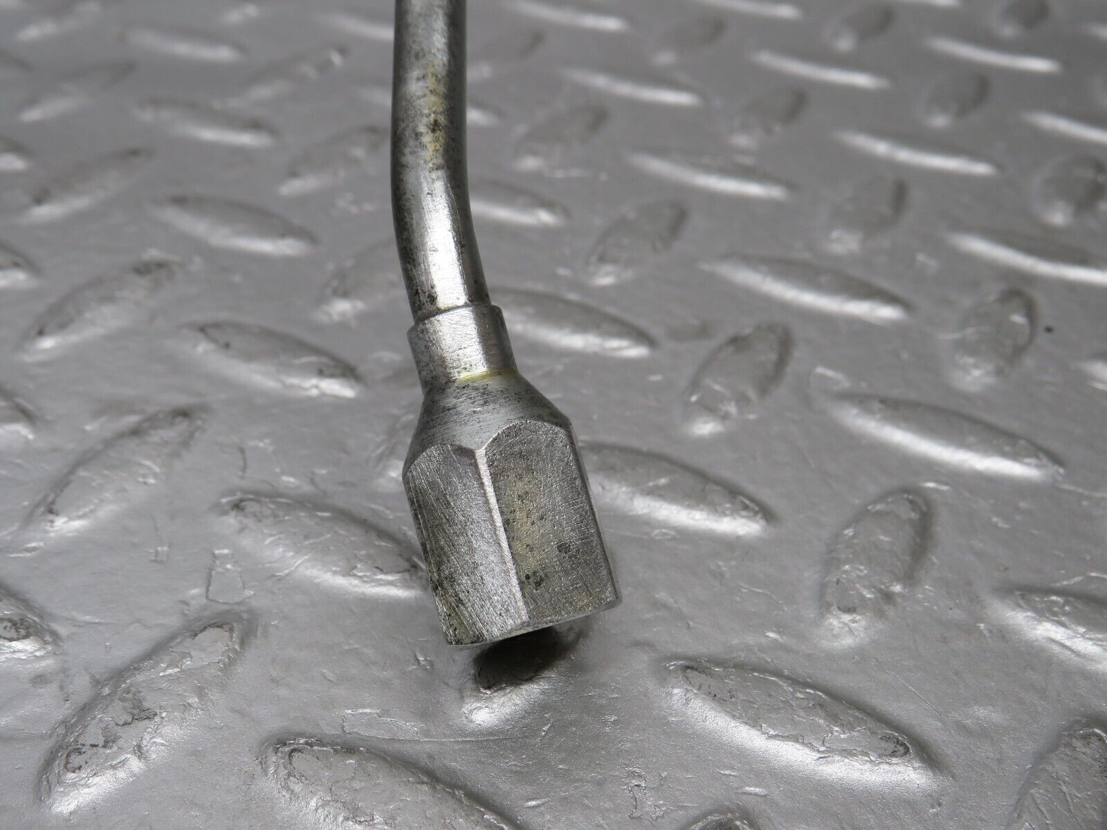 38184 Mercedes-Benz A124 320E Cabriolet Fuel Hose Pipe