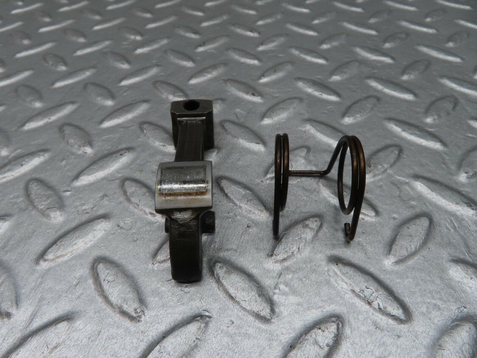 12860 Mercedes-Benz W111 220SE Valve Rocker Arm With Retaining Spring