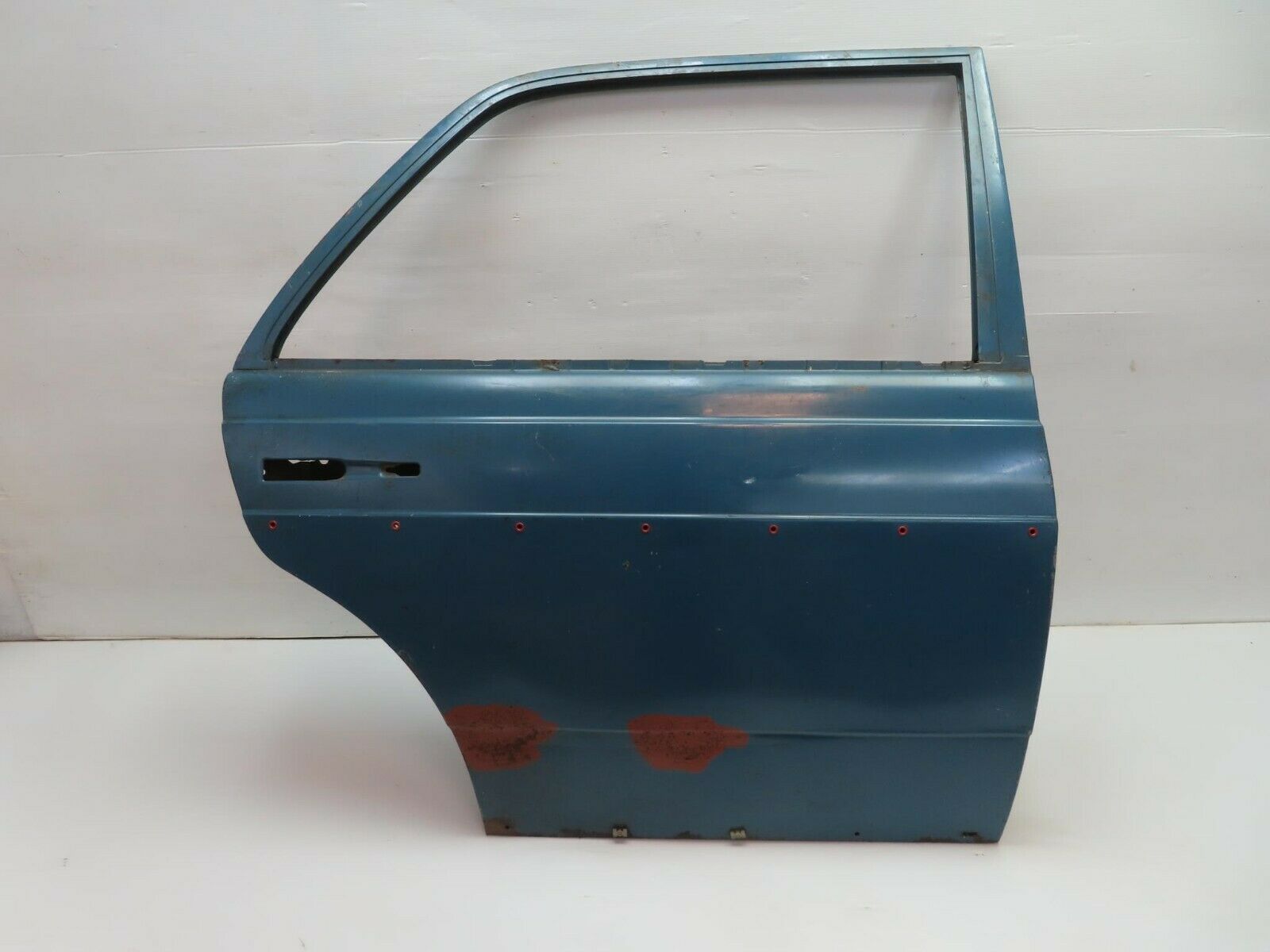10439 Mercedes-Benz W123 Rear Right Door