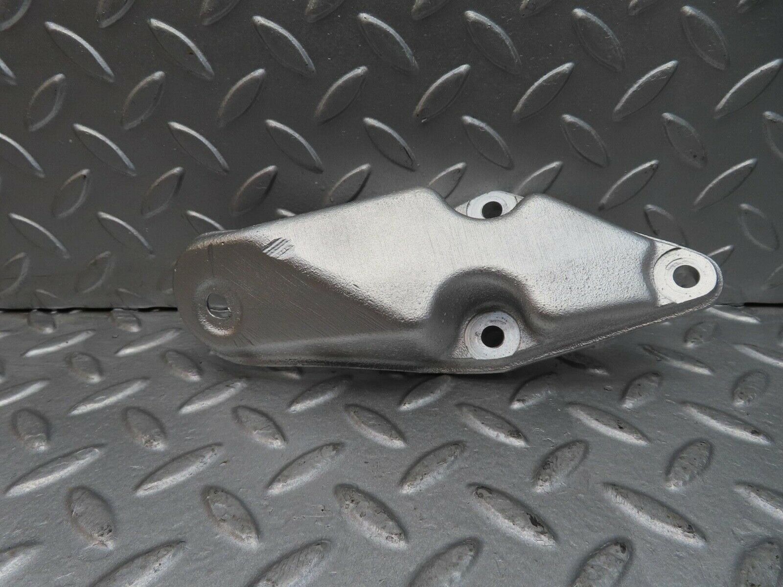 12336 Mercedes-Benz W108 280SE 3.5 Engine Mount Bracket Support 1092410302