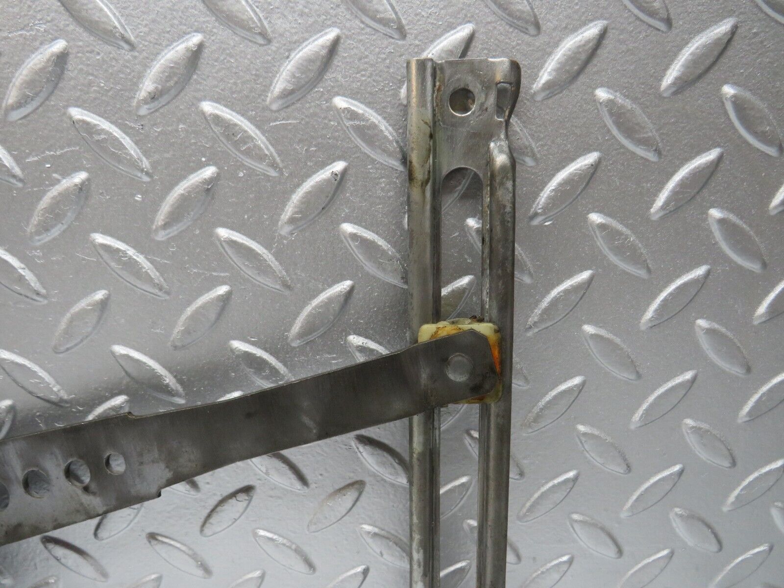 31154 Mercedes-Benz W123 200D Rear Left Manual Window Regulator 1237300146