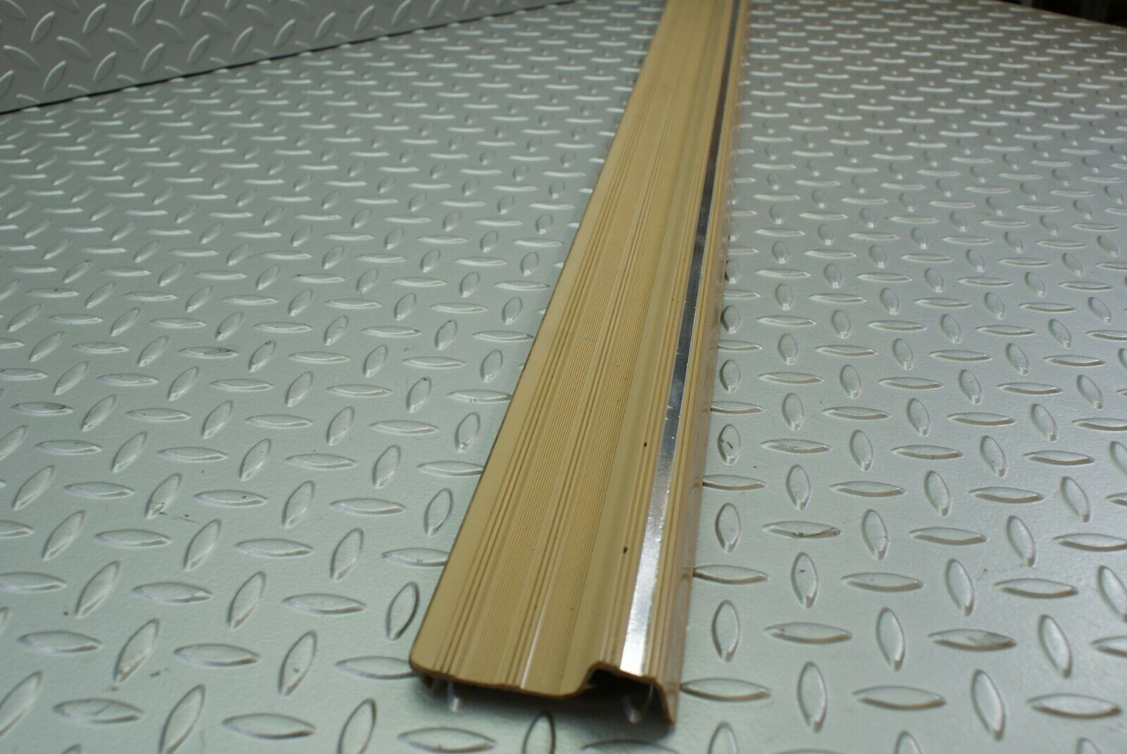 2882 Mercedes-Benz C123 280CE Coupe Front Right Door Sill Trim Beige