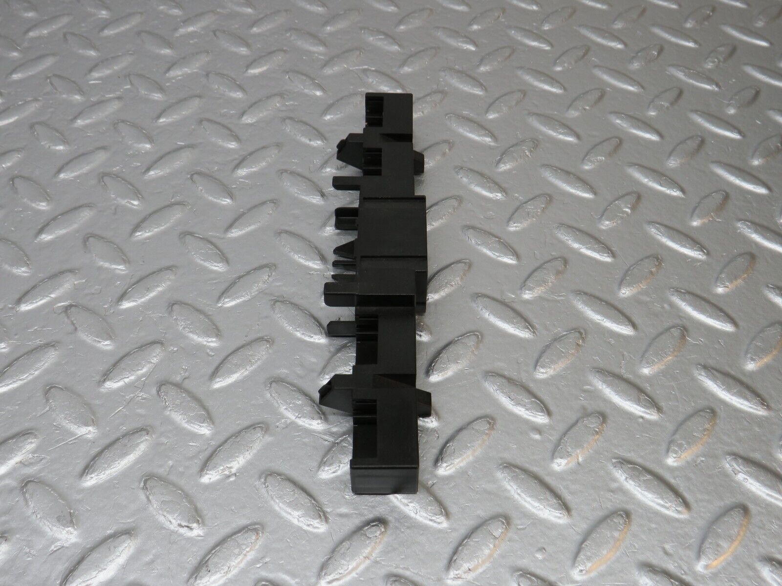 39750 Mercedes-Benz R129 320SL Coupe Connector Holder 1295451340