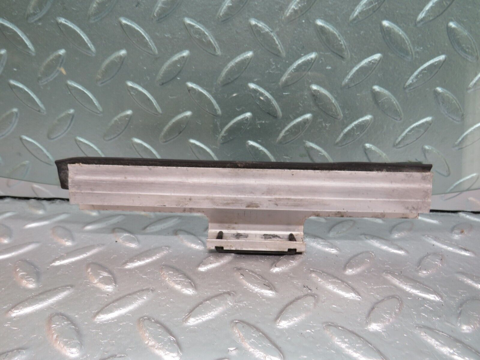 33992 Mercedes-Benz W124 260E Rear Right Door Window Glass