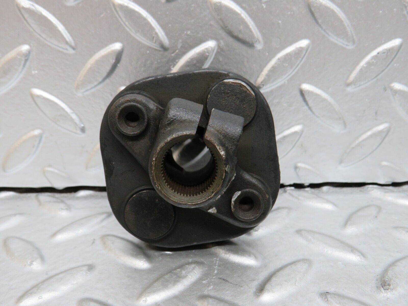 29118 Mercedes-Benz C124 320CE Steering Col. Lower Shaft Connector 1264620146