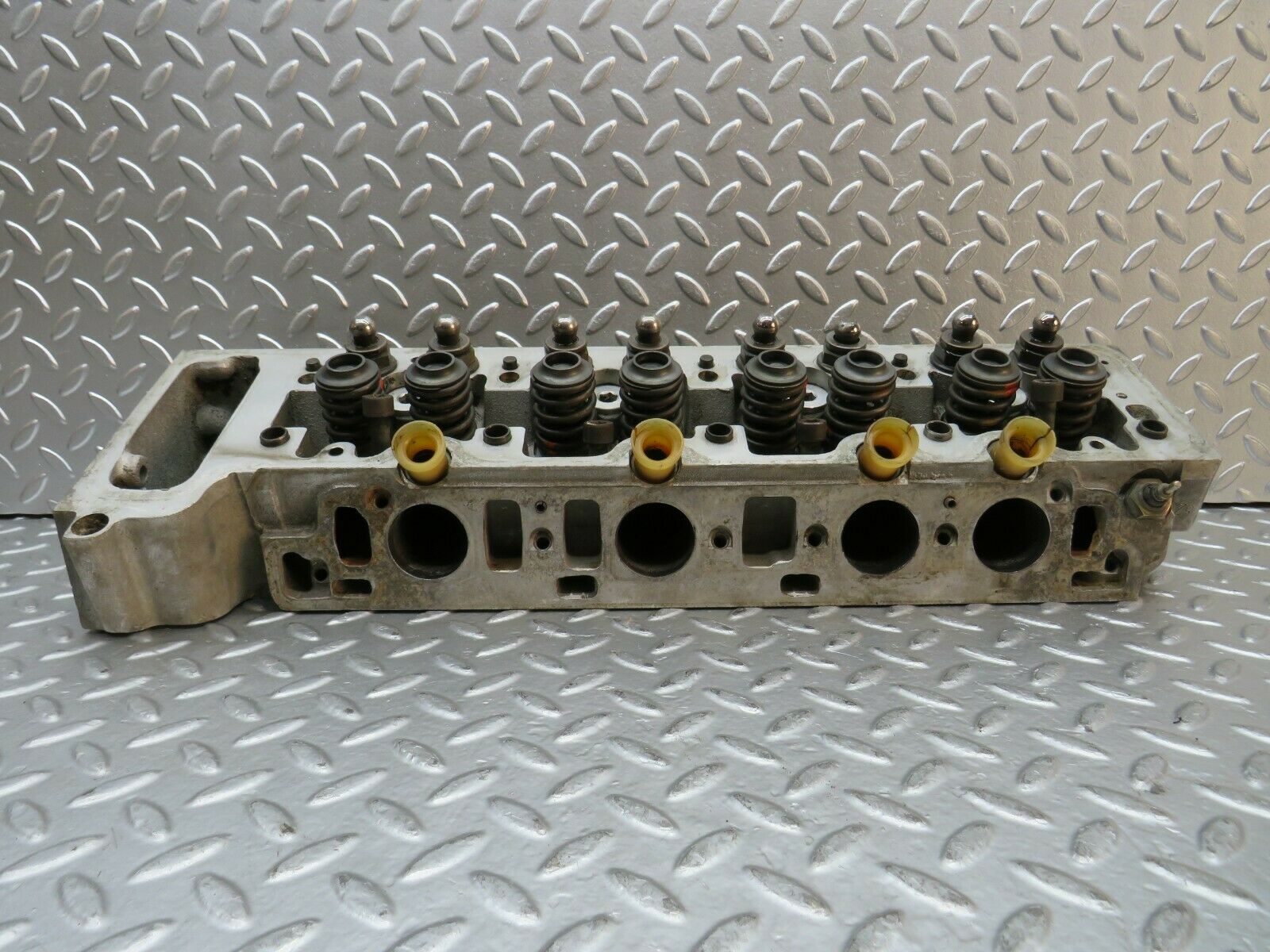 22819 Mercedes-Benz C107 450SLC Coupe Cylinder Head Right 1160162701