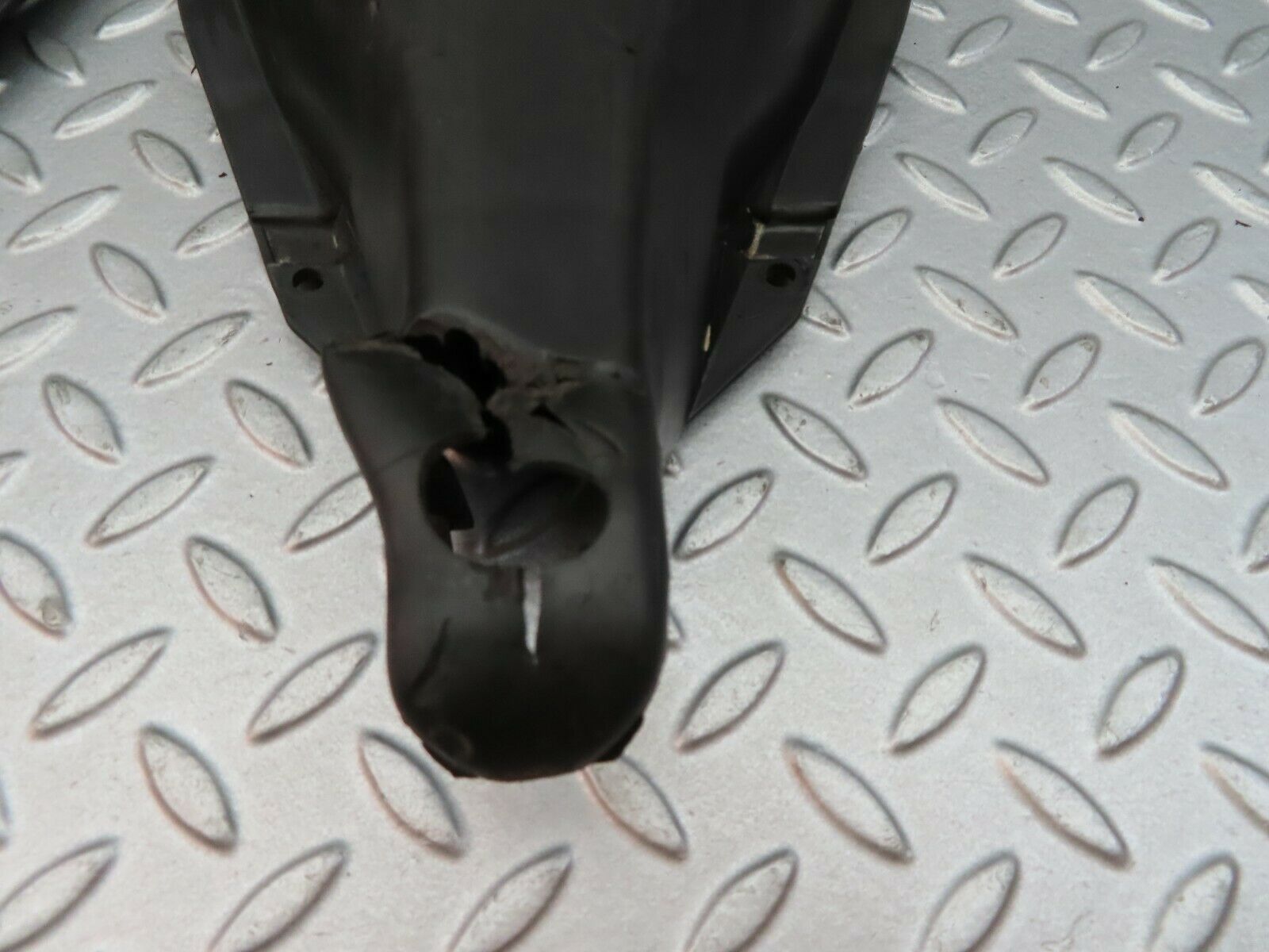 5937 Mercedes-Benz W124 230E Rear Control Arm Cover Pair 1293520188