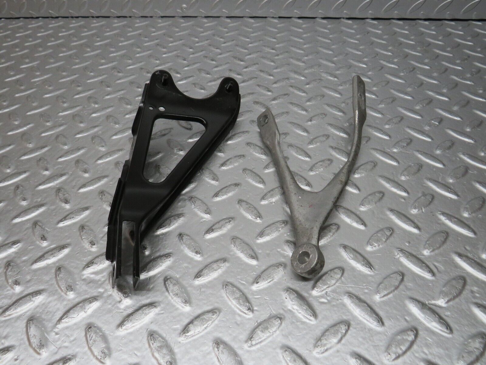 31737 Mercedes-Benz W201 190LE 1.8L Steering Column Bracket