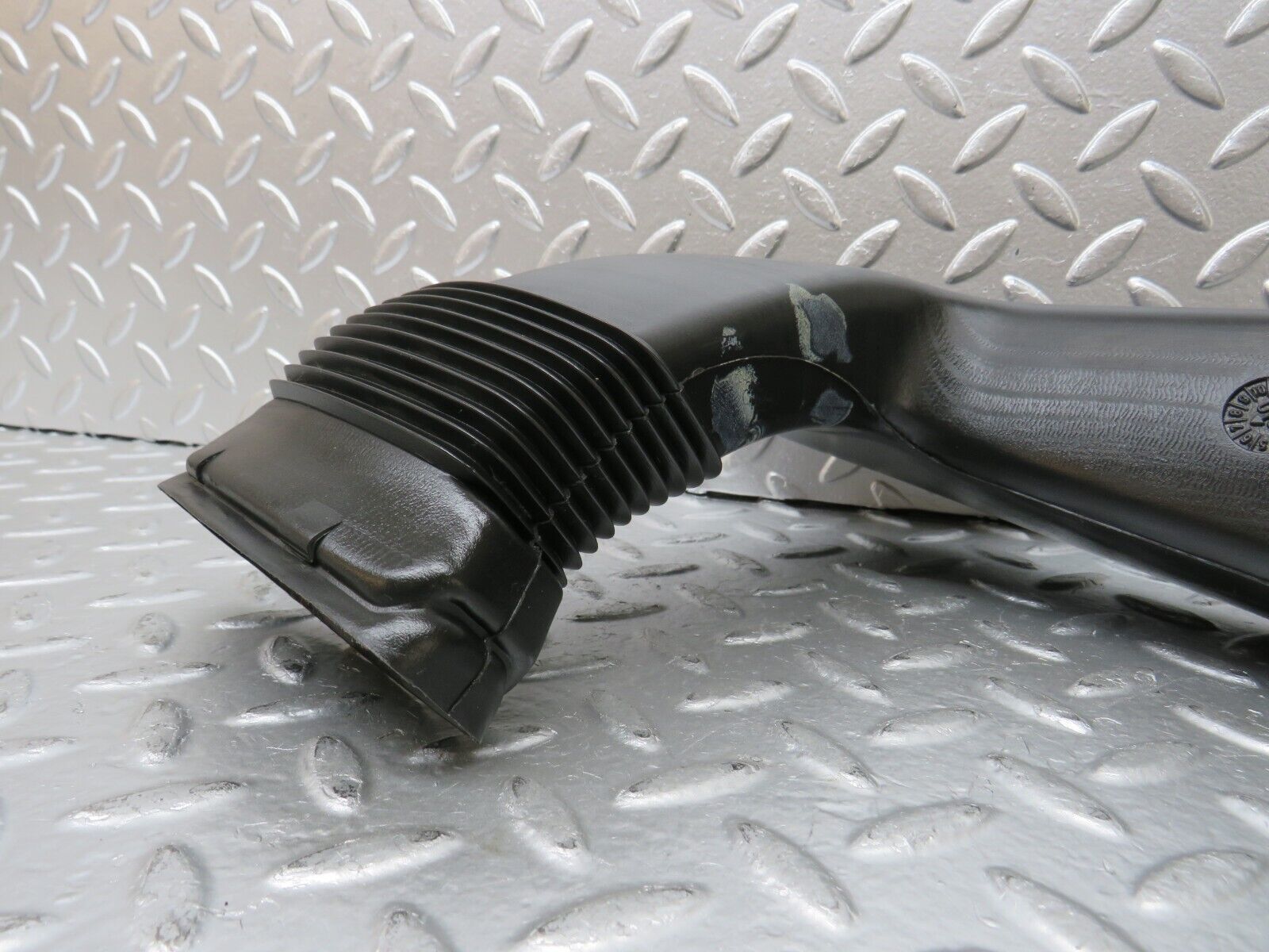 25140 Mercedes-Benz W201 190D Air Duct Pipe Hose Left 2018310946