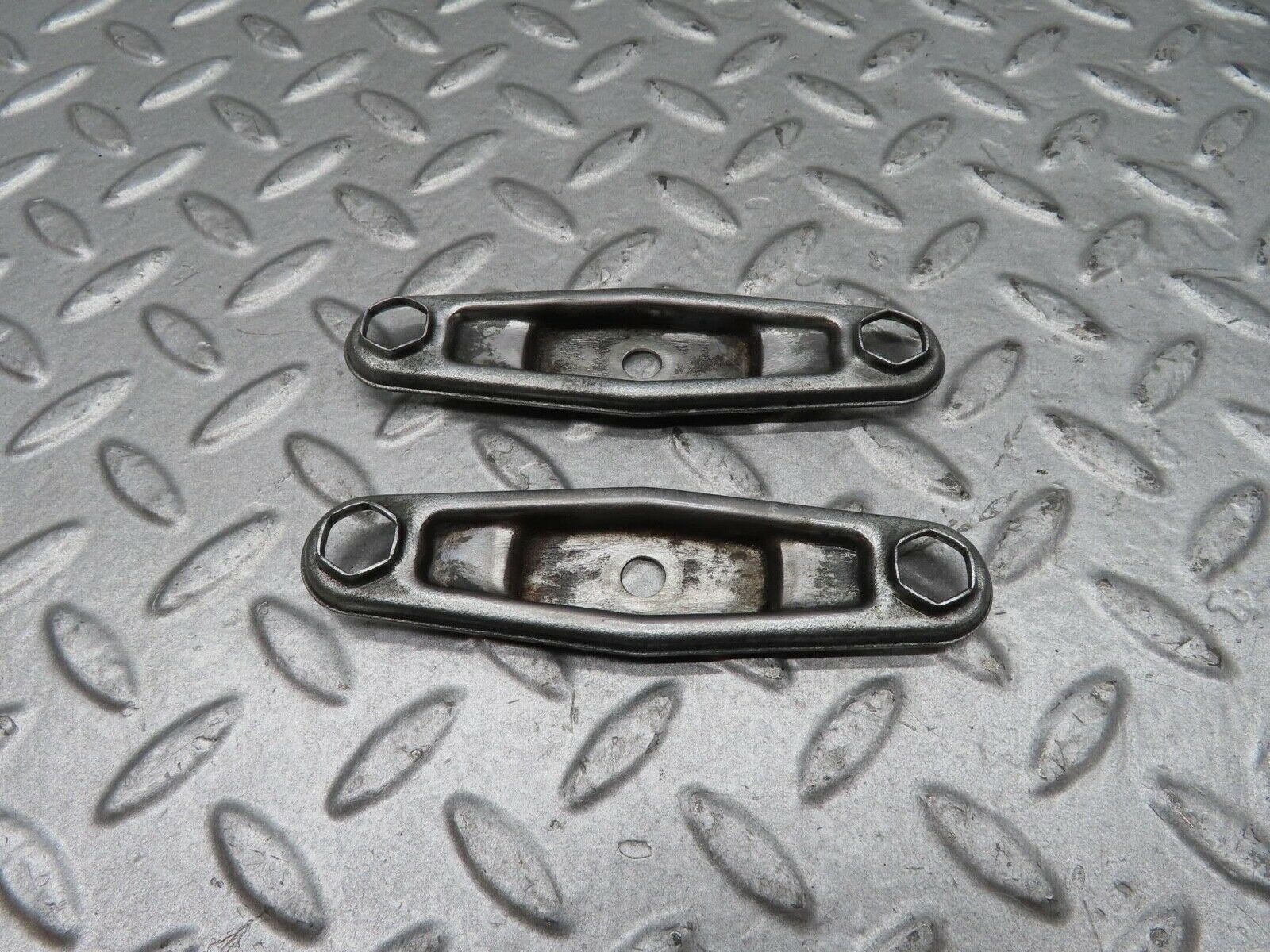 14736 Mercedes-Benz W201 190E Fuel Injector Bracket