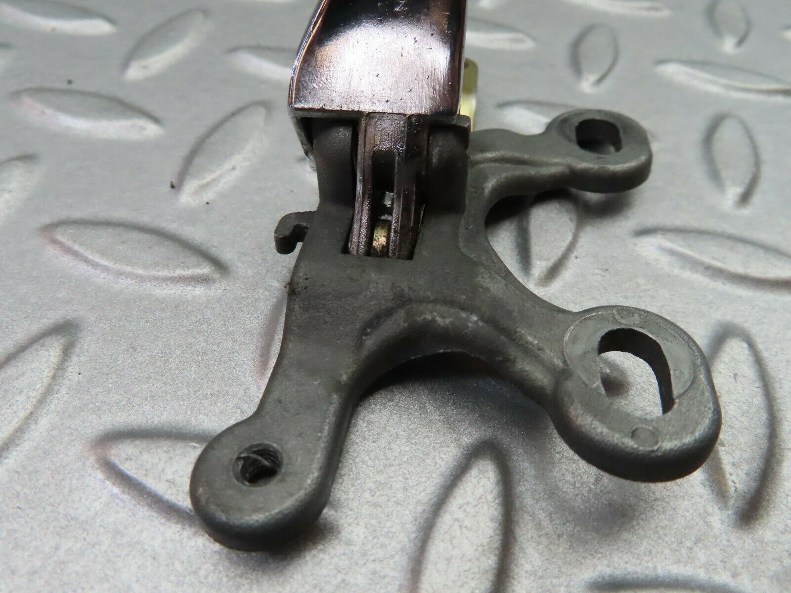 5825 Mercedes-Benz W123 200 Right Interior Door Handle