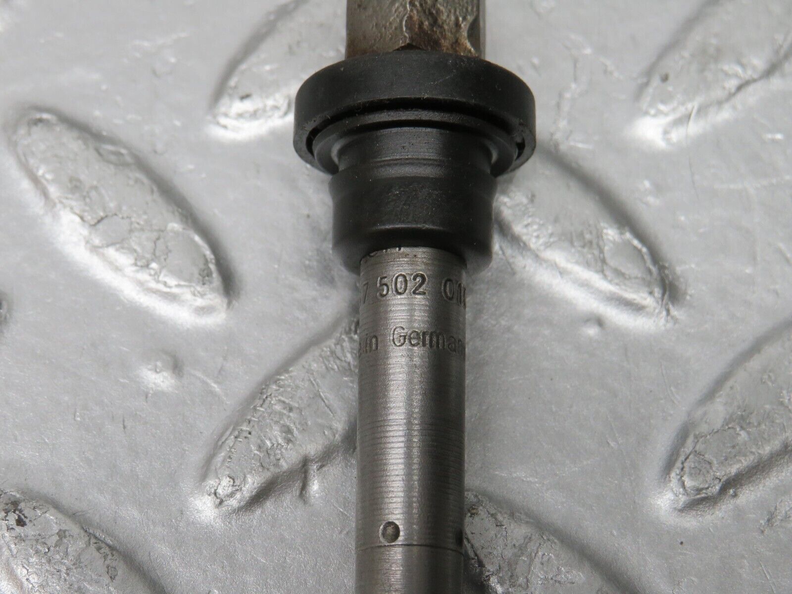 32703 Mercedes-Benz S124 300TE Wagon Fuel Injector Bosch 0437502010