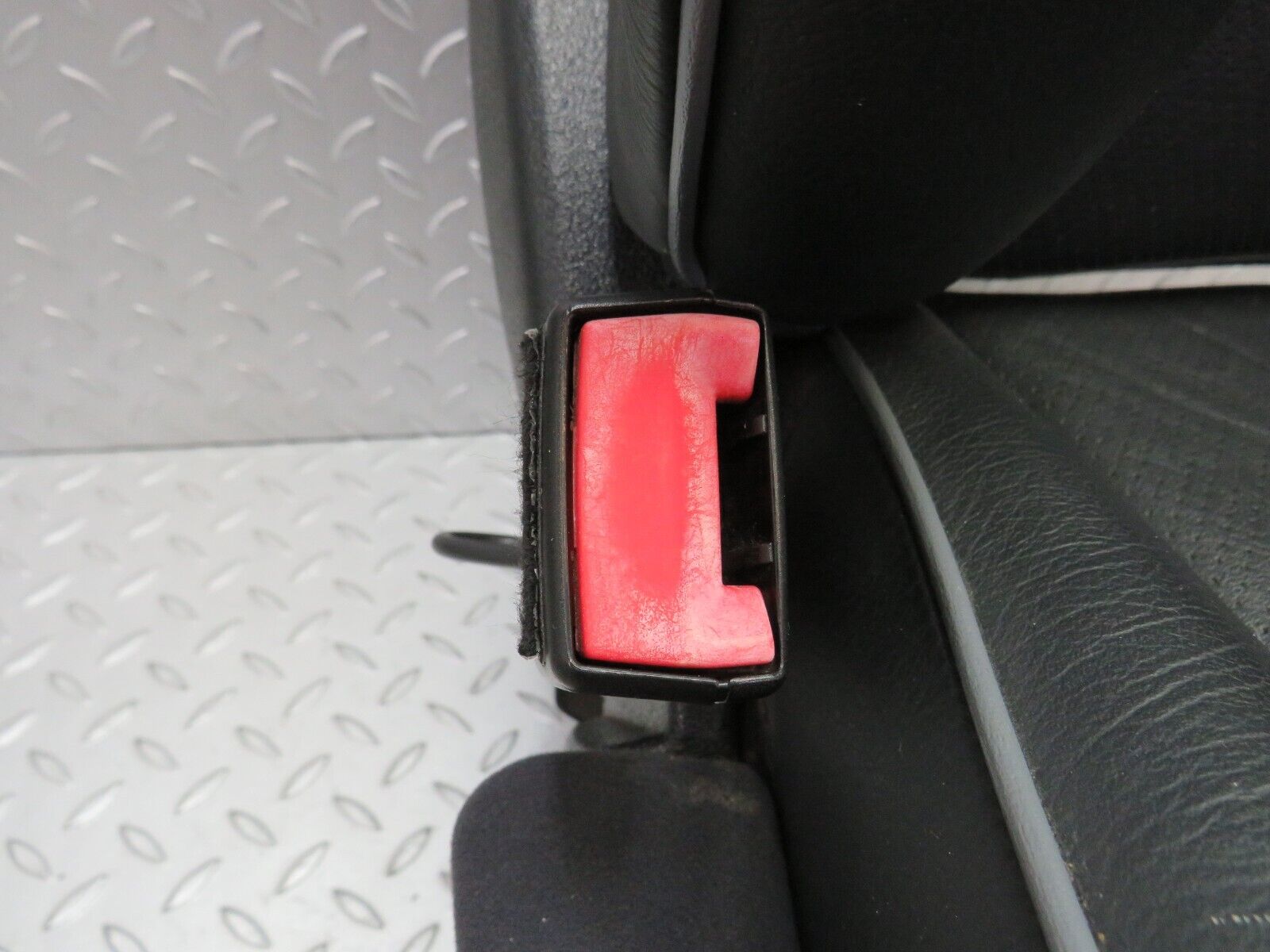 34801 Mercedes-Benz W210 320E Electric Front Left Seat Black Leather