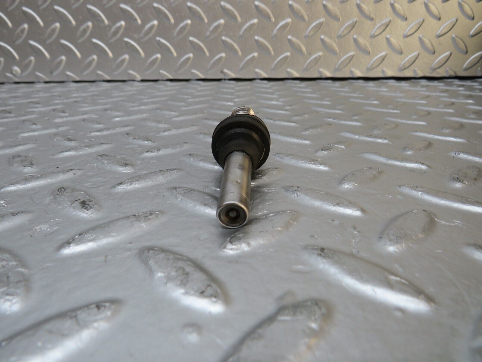 29926 Mercedes-Benz W123 230E Fuel Injector Bosch 0437502010