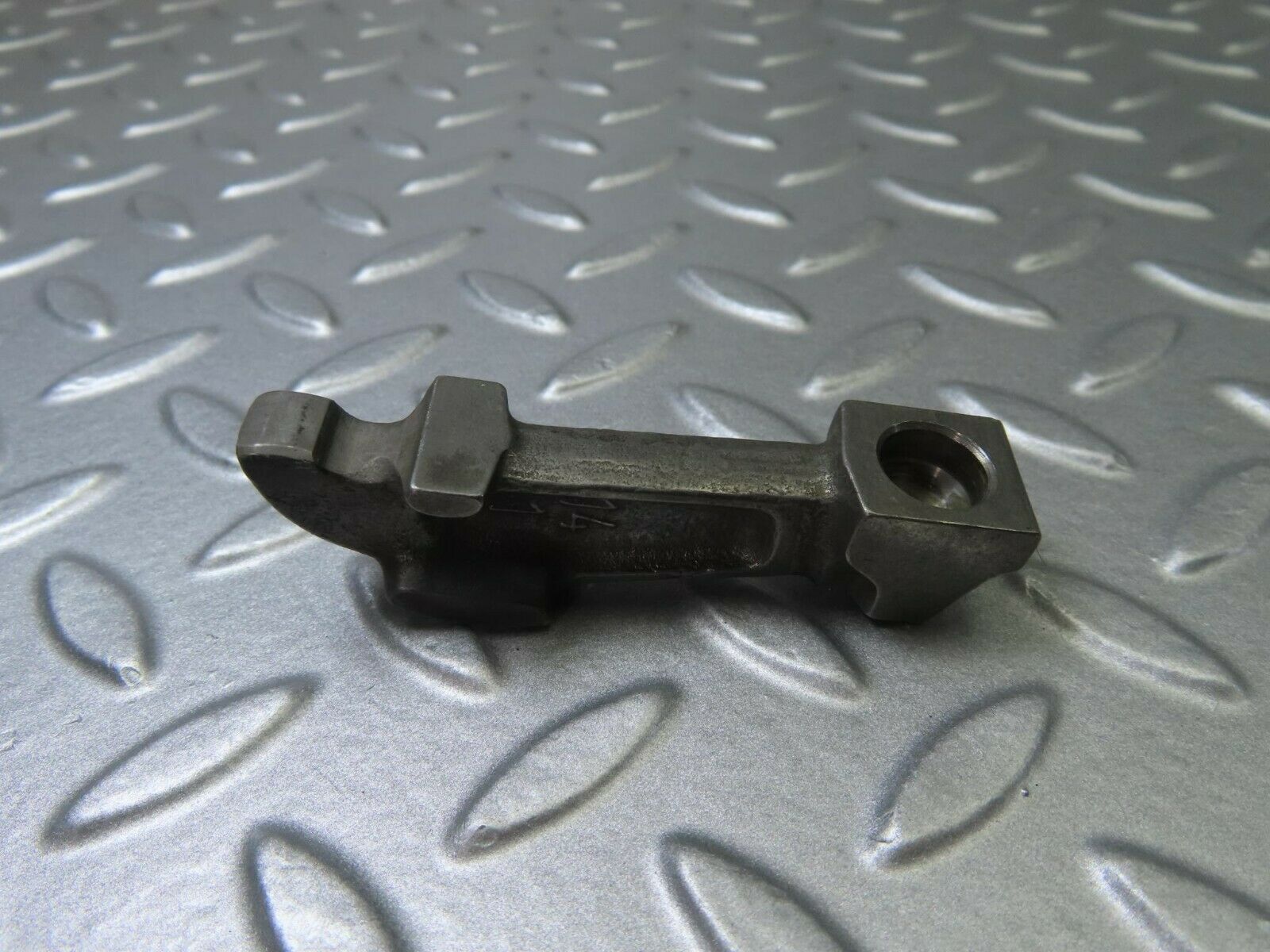 9140 Mercedes-Benz W108 Valve Rocker Arm With Retaining Spring