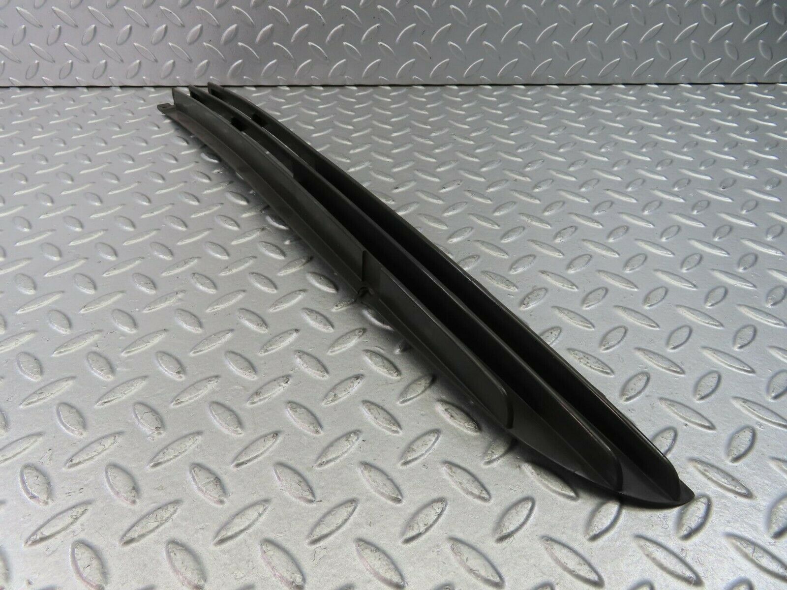 9012 Mercedes-Benz W115 Front Lower Grill Left