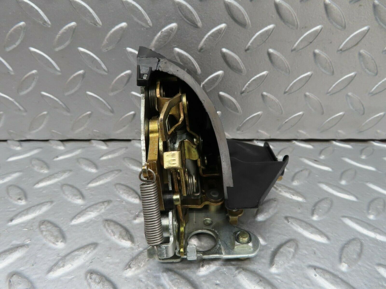 15232 Mercedes-Benz W123 230E Rear Right Door Lock Mechanism 1237330208