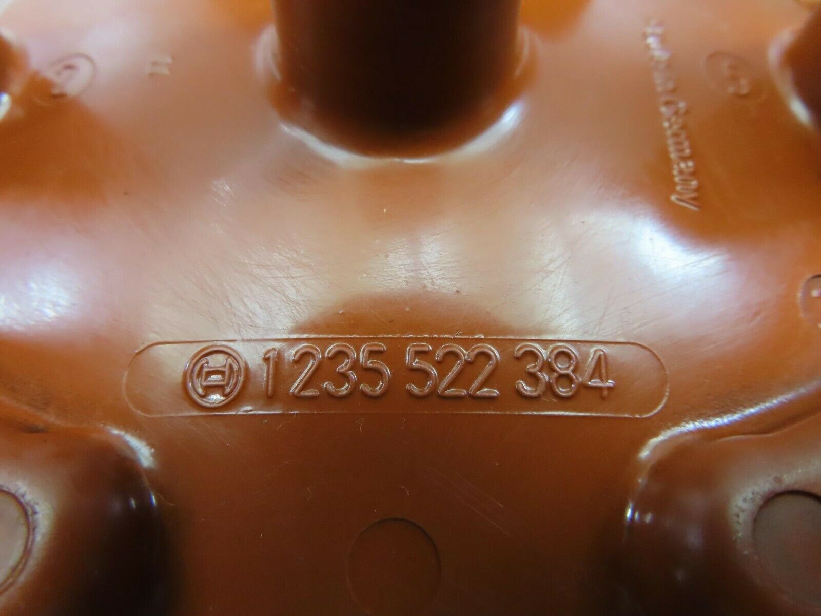 8166 Mercedes-Benz W201 Distributor Cap 1031580002