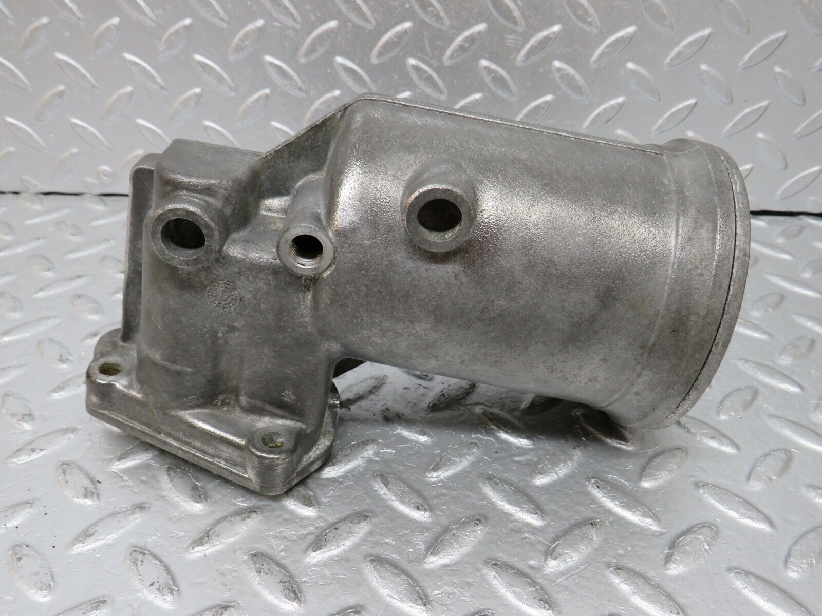 34510 Mercedes-Benz C126 380SEC Coupe Oil Filter Housing 1171801211