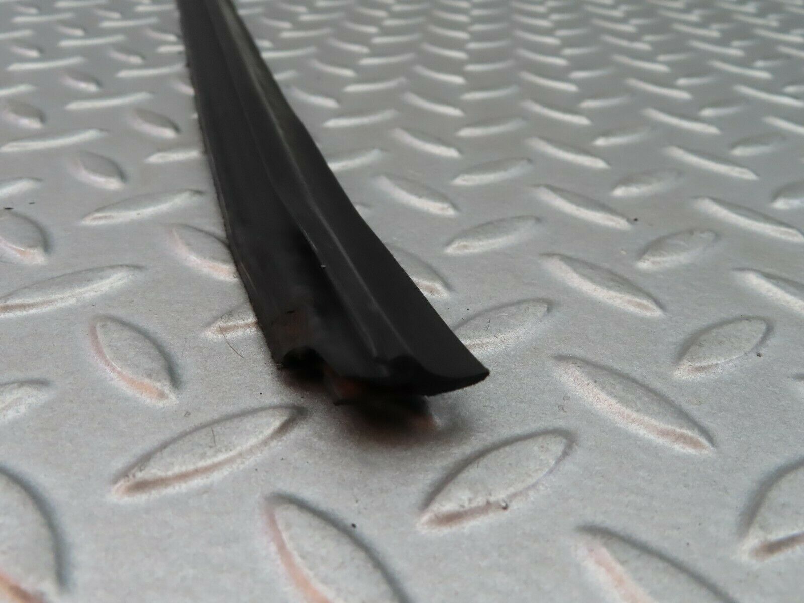 5988 Mercedes-Benz W123 200 Door Seal Rubber Trim Rear Right