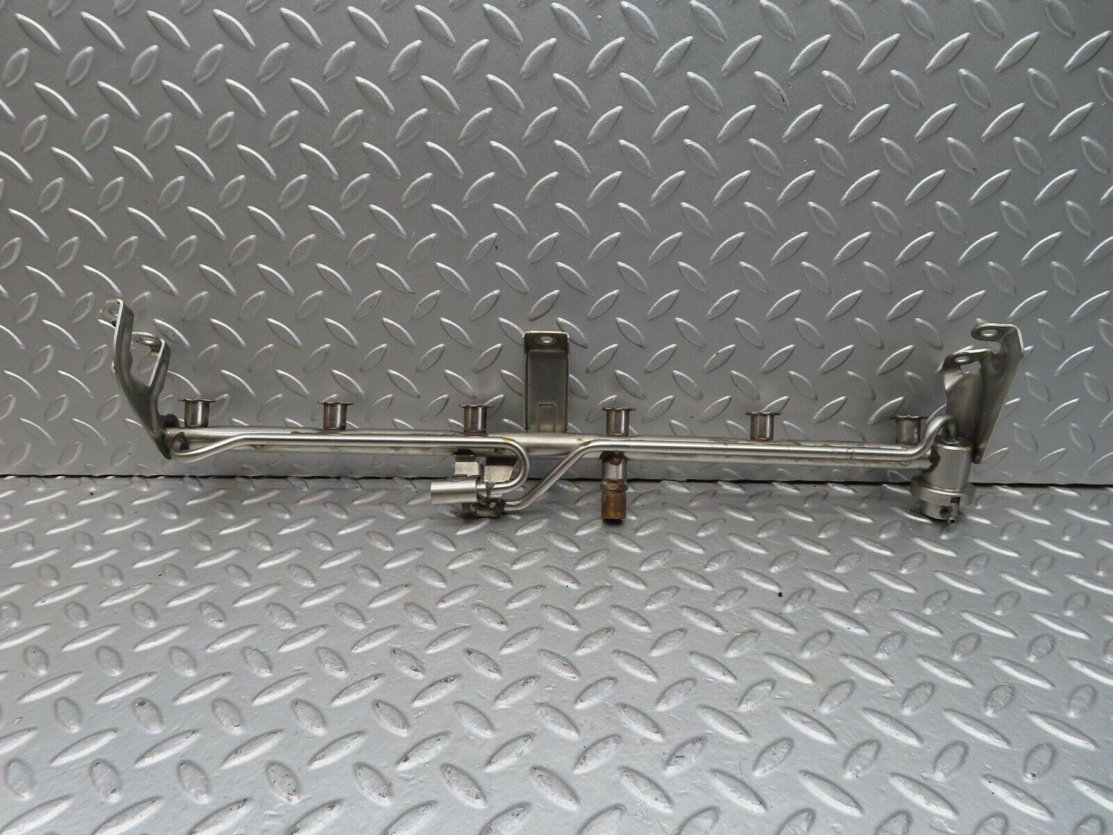 15074 Mercedes-Benz W140 S320 Fuel Injector Rail With Fuel Pressure Regulator