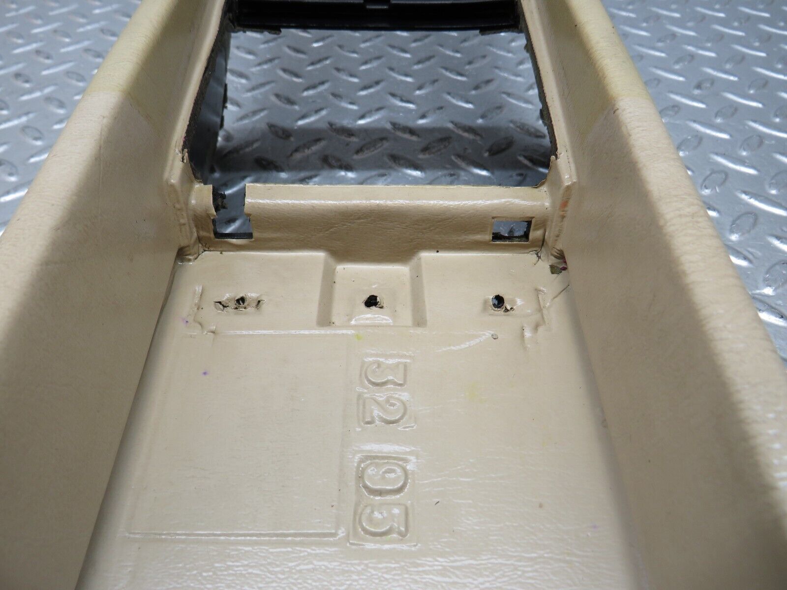 28912 Mercedes-Benz C124 320CE Coupe Centre Console Beige