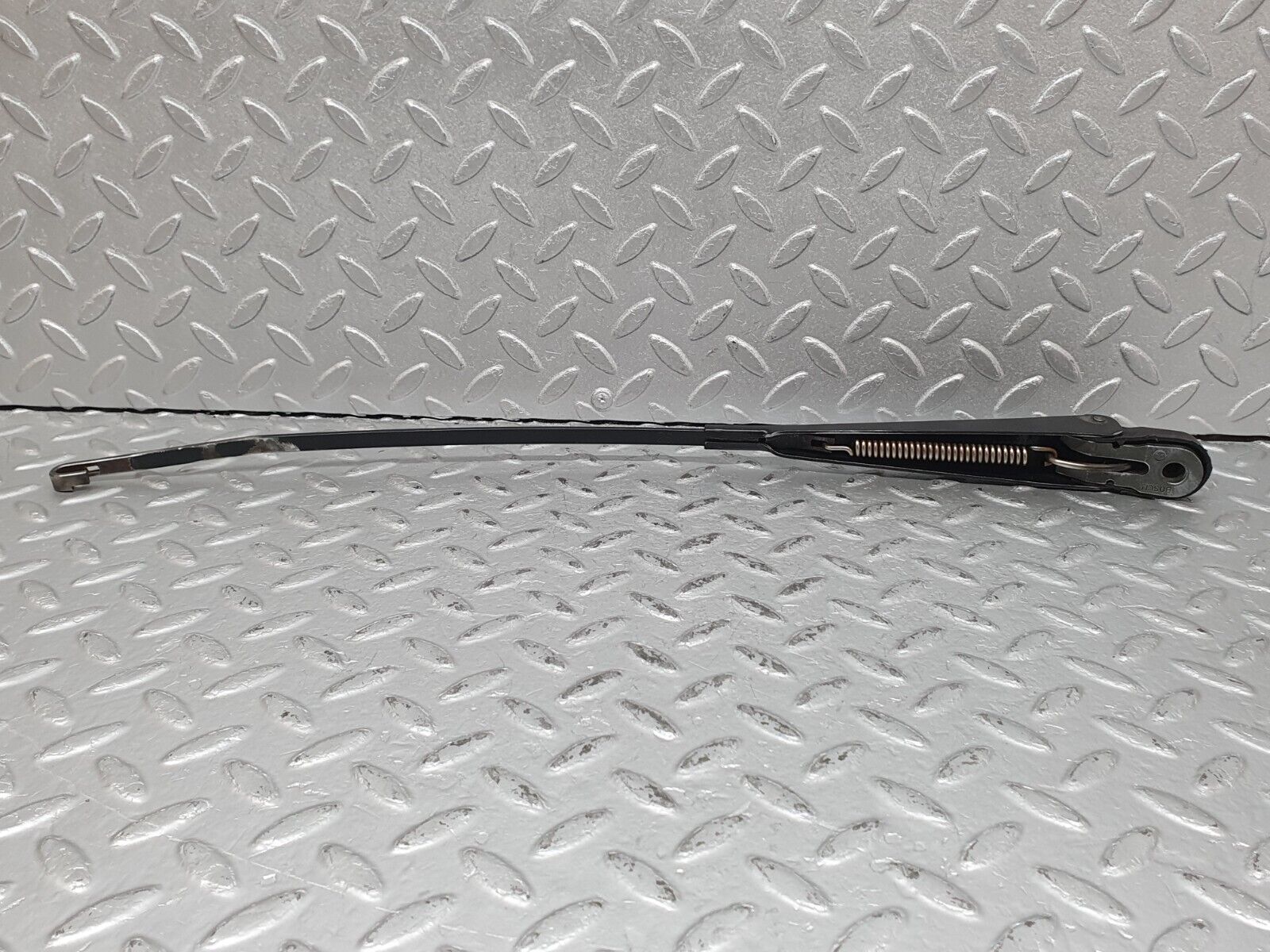 41208 Mercedes-Benz W126 300SE Windscreen Wiper Arm Right Side