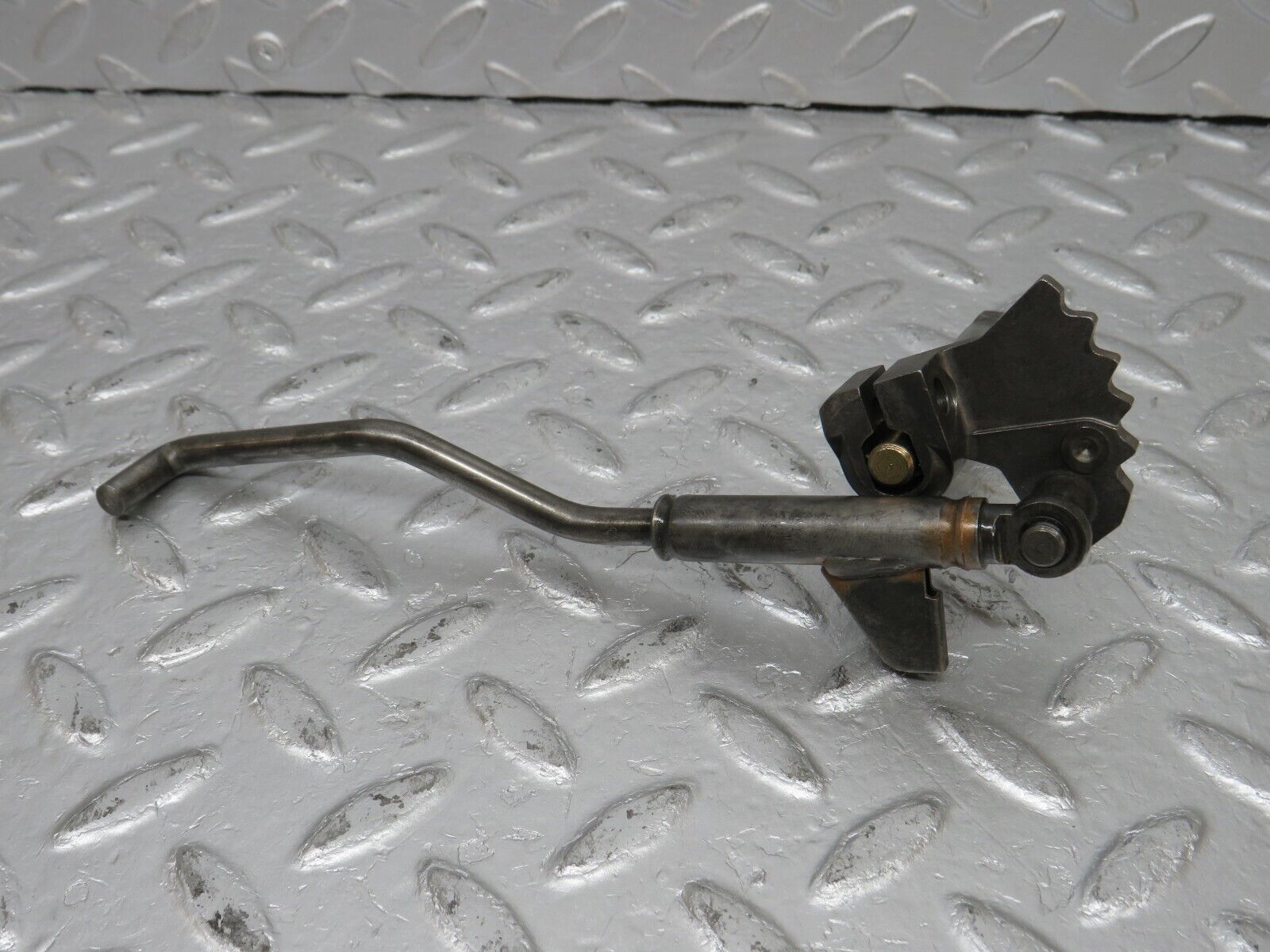 34570 Mercedes-Benz C126 380SEC Coupe Automatic Gearbox Linkage 722.310