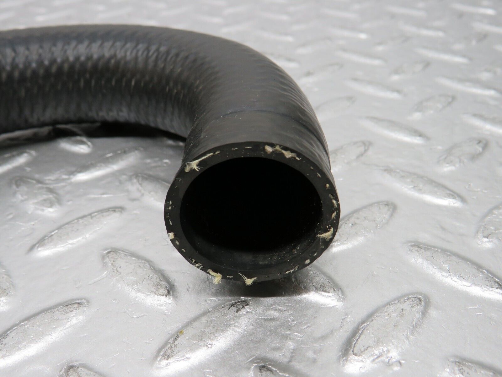 30722 Mercedes-Benz W201 190E 2.0L Water Hose Pipe