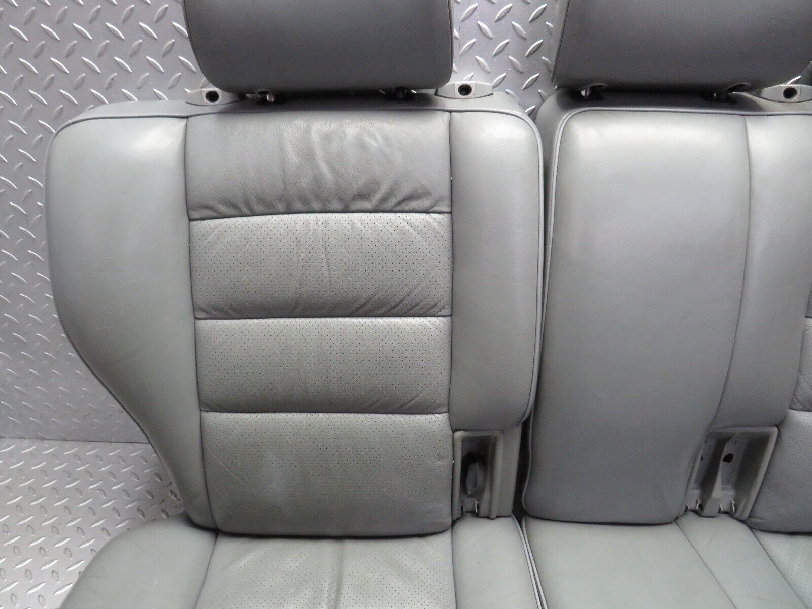 31422 Mercedes-Benz S124 220TE Wagon Rear Seat Leather Grey