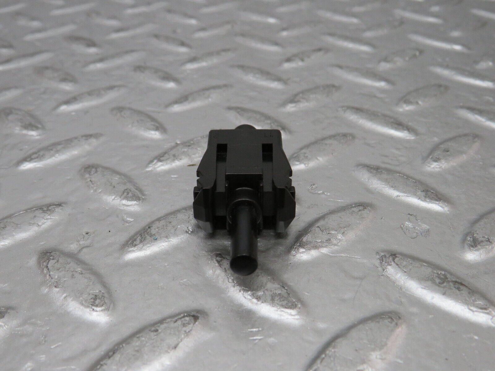 26721 Mercedes-Benz C124 220CE Coupe Door Contact Switch 0015458714