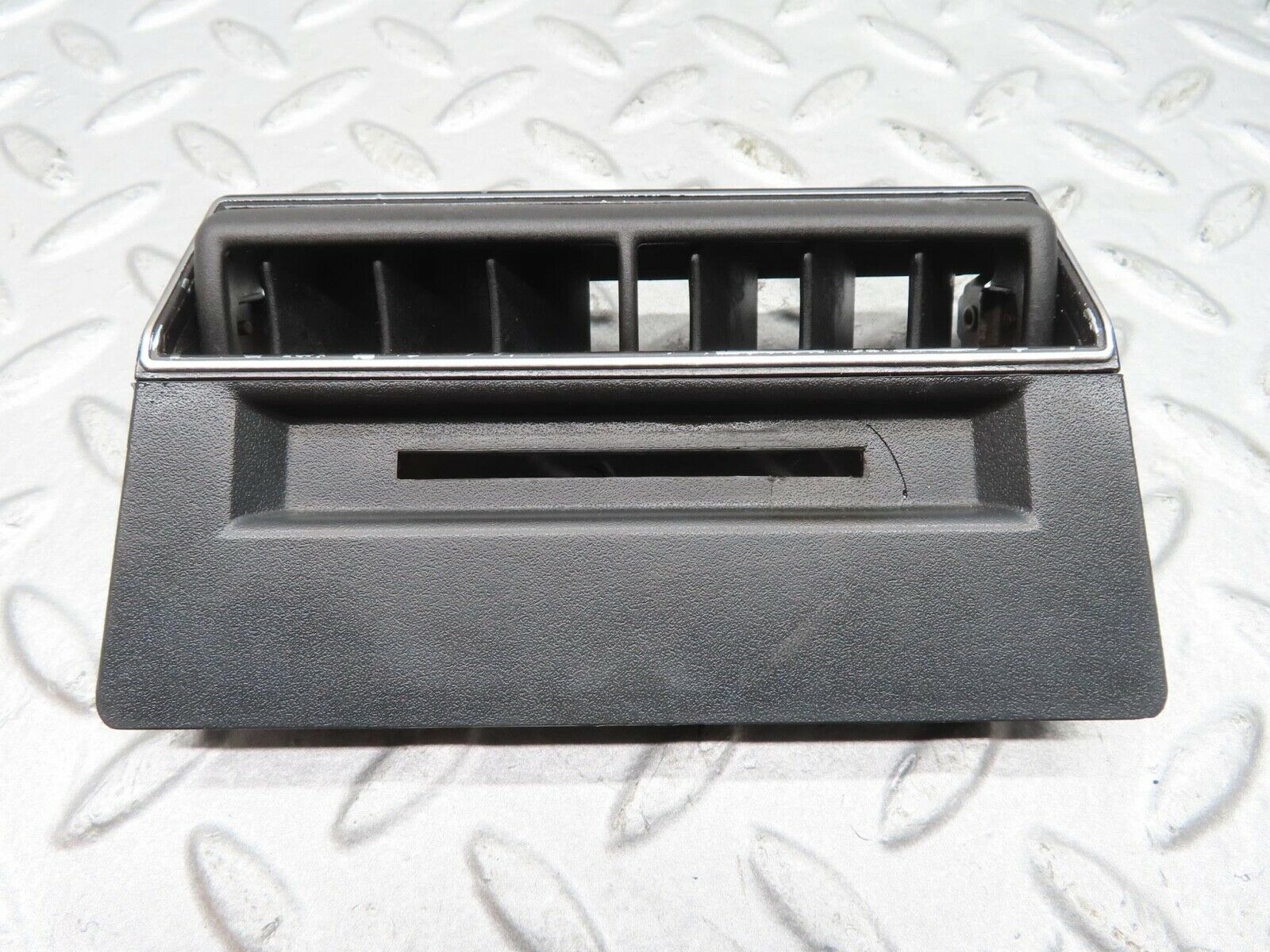16160 Mercedes-Benz W126 Rear Centre Console Air Vent 1268300013