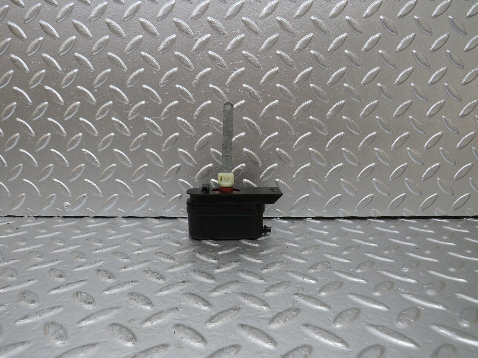 25041 Mercedes-Benz W140 S320 Heater Box Vacuum Actuator 9070437162