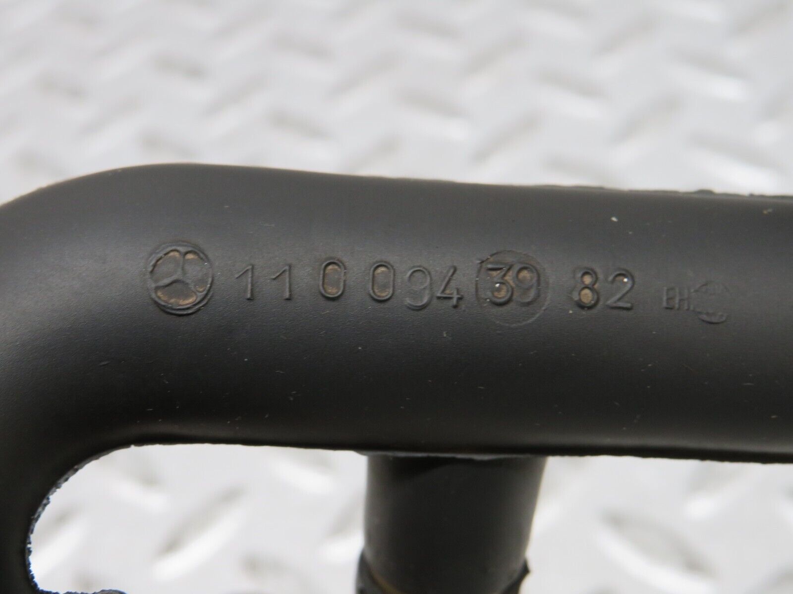 27297 Mercedes-Benz W123 280E Air Intake Pipe 1100944982