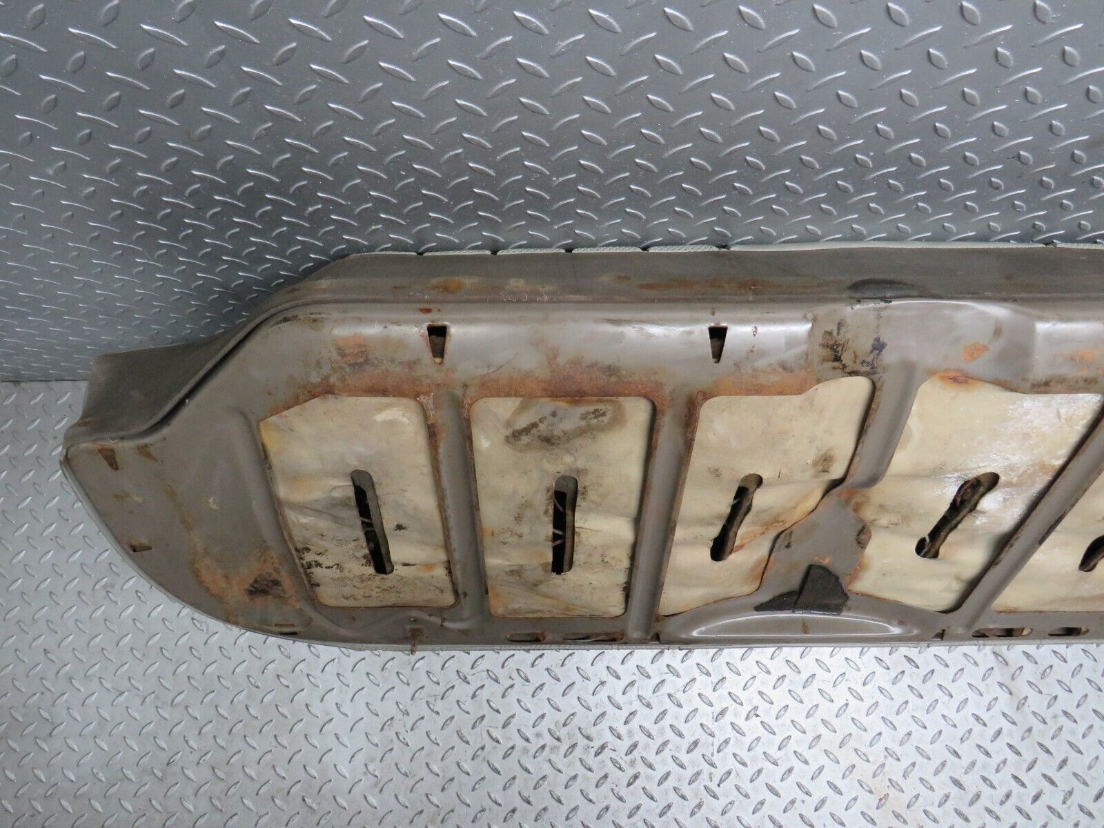 40512 Mercedes-Benz W110 230 Rear Seat Leather Beige