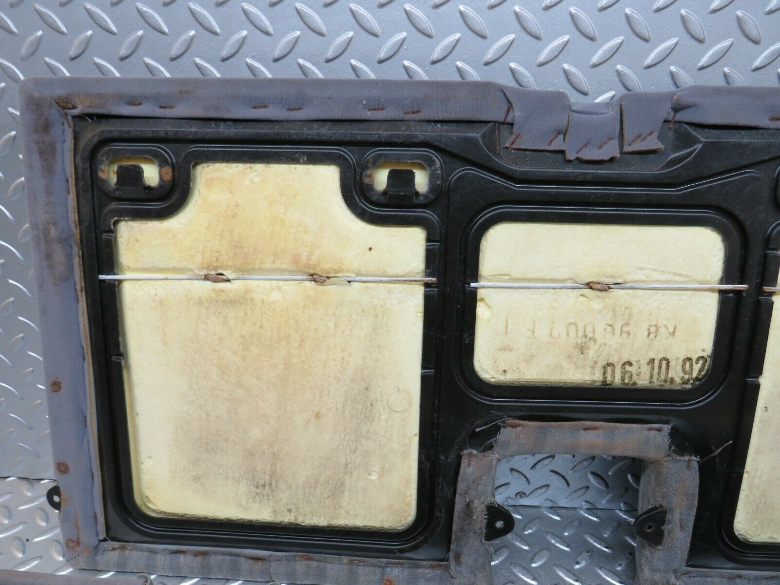 24328 Mercedes-Benz S124 220TE Wagon Third Seat 1249300094