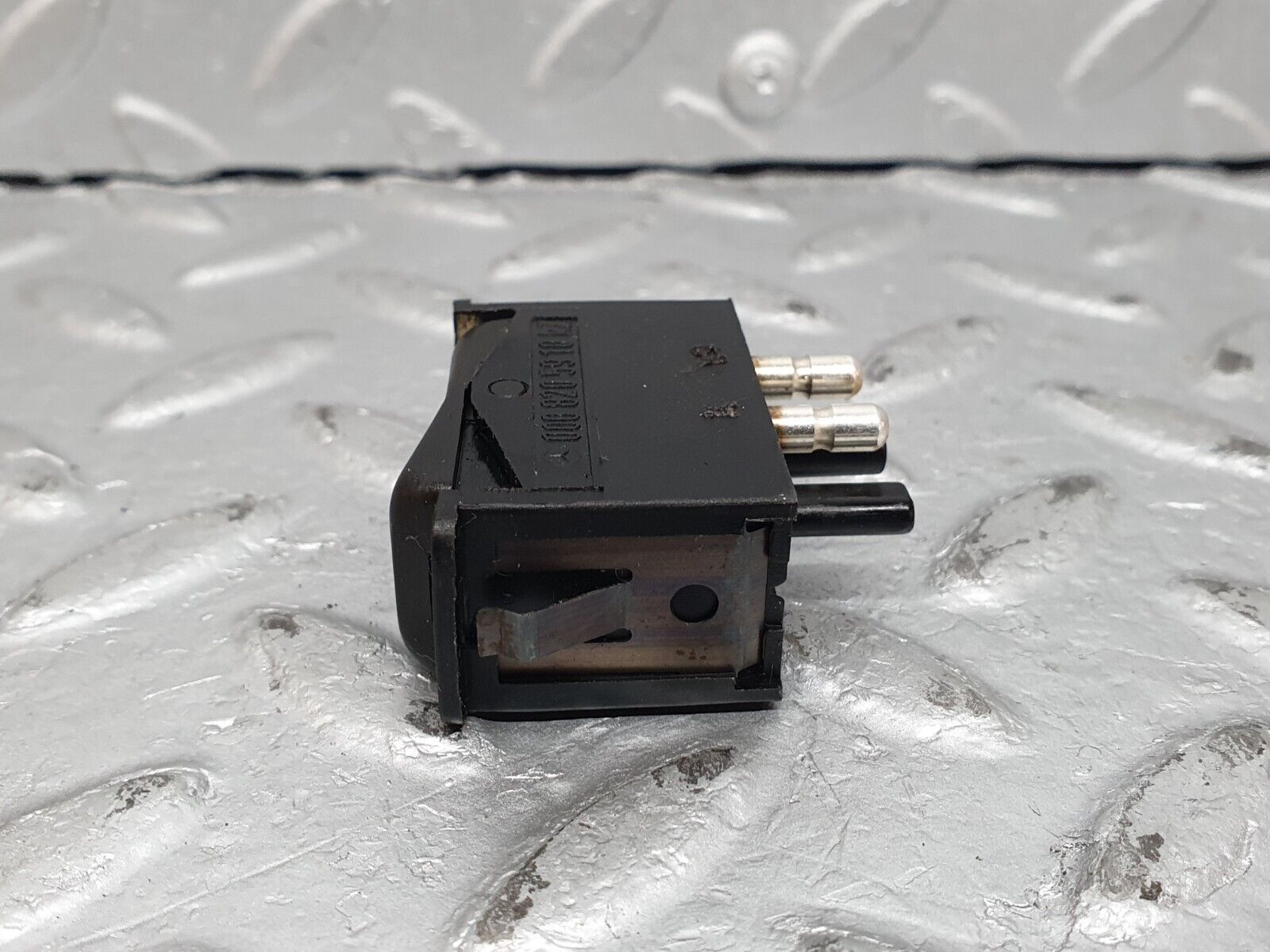 41099 Mercedes-Benz W126 300SE Interior Light Switch 0008205910