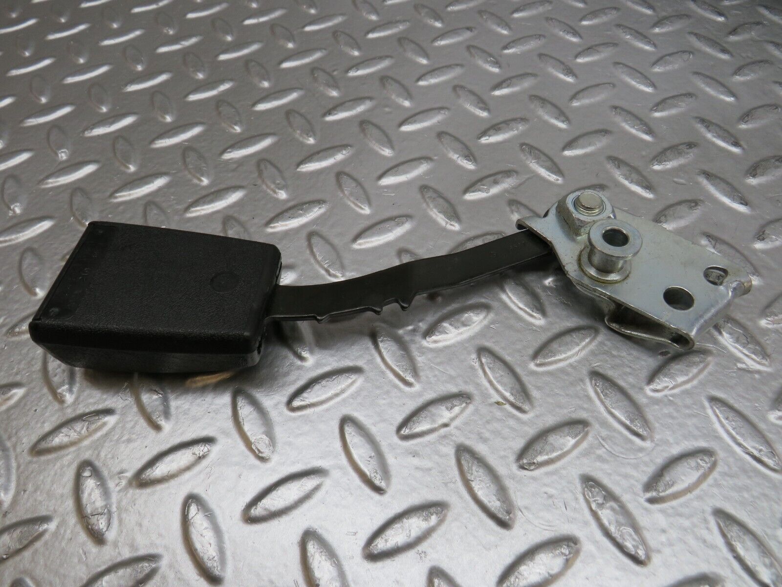 29605 Mercedes-Benz W124 230E Front Left Seat Belt With Buckle 2018607185