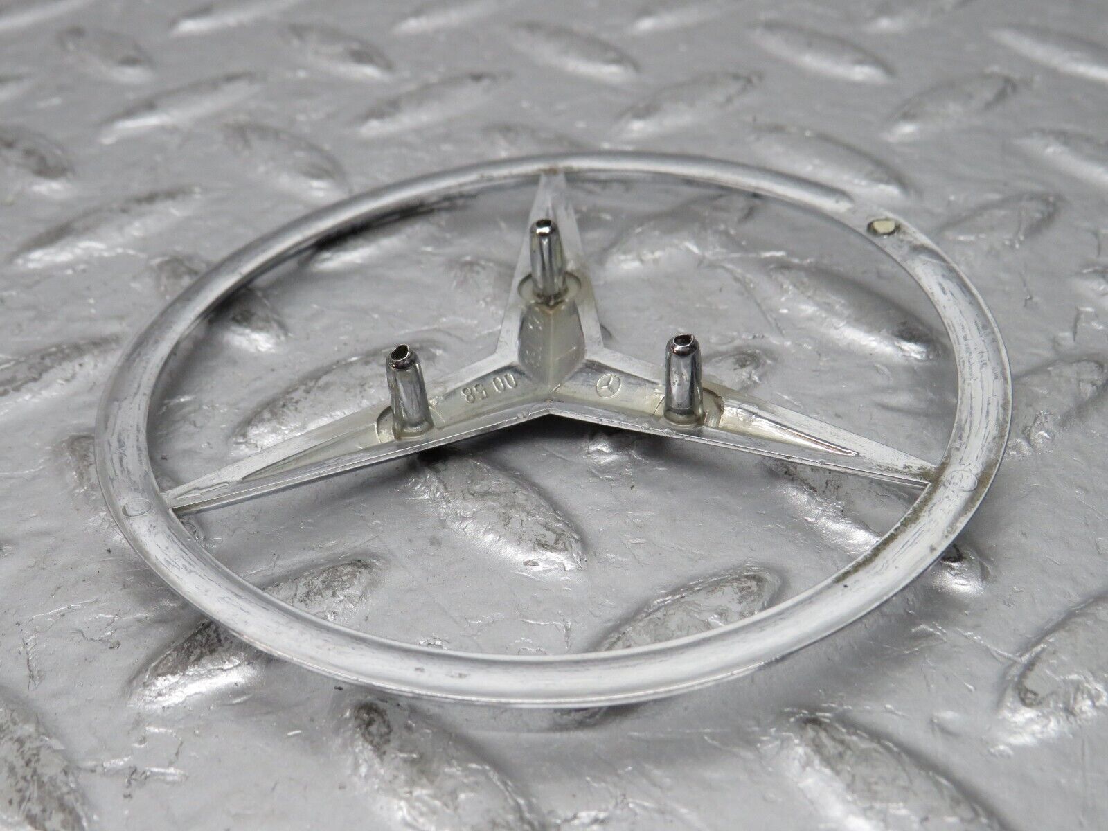 31814 Mercedes-Benz W201 190LE 1.8L Chrome Rear Emblem 2017580058