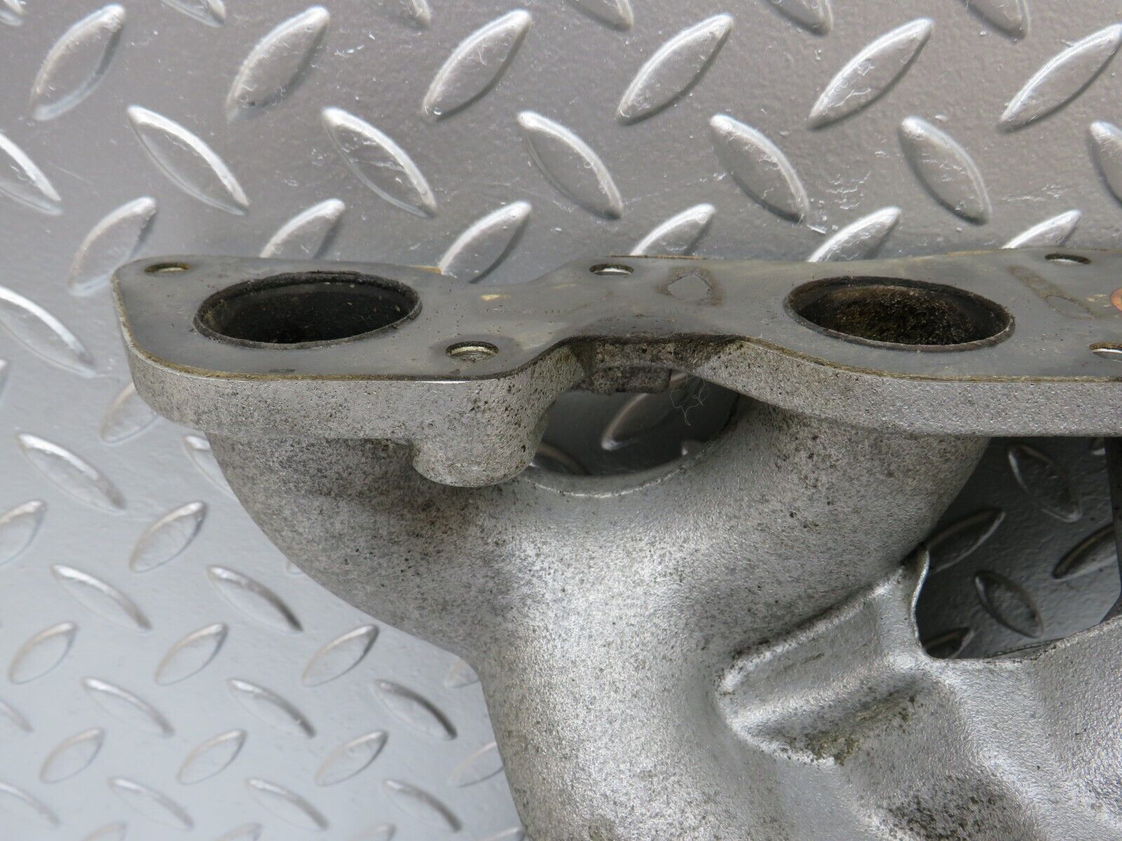 25625 Mercedes-Benz W123 200 Intake Manifold 1021411601