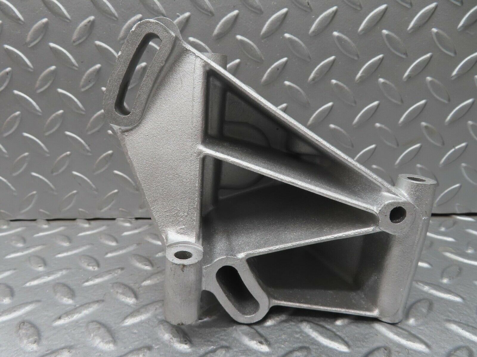 13566 Mercedes-Benz W123 200 Power Steering Pump Bracket 1234660041