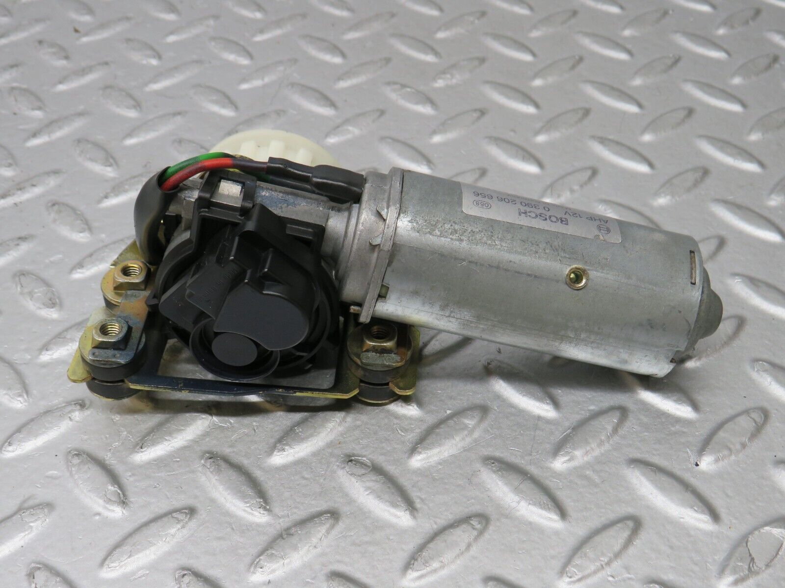 36821 Mercedes-Benz R129 300SL-24 Front Right Seat Adjustment Motor Bosch 1298202442 0390206656