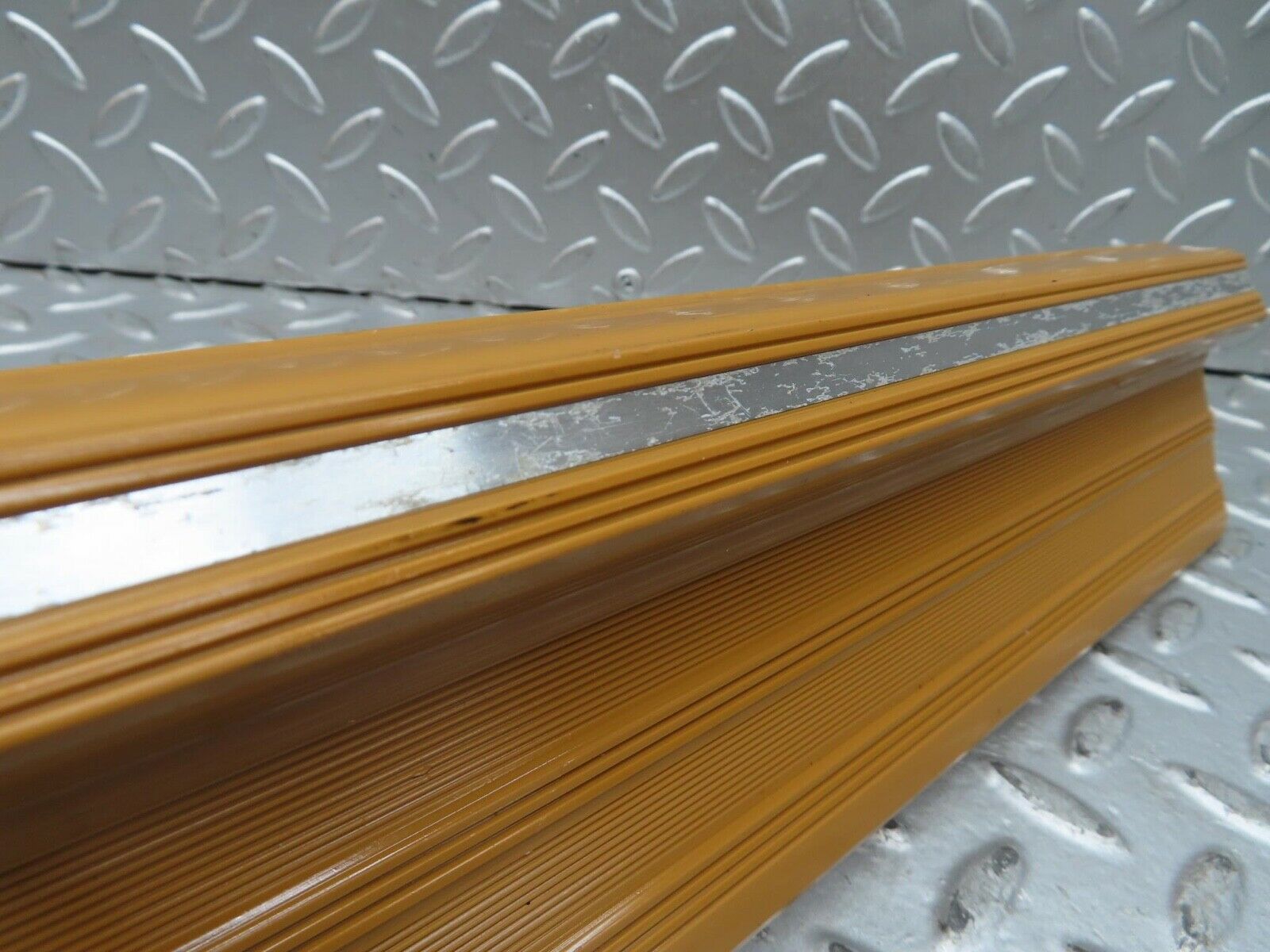 15856 Mercedes-Benz W123 280E Rear Left Door Sill Trim Beige