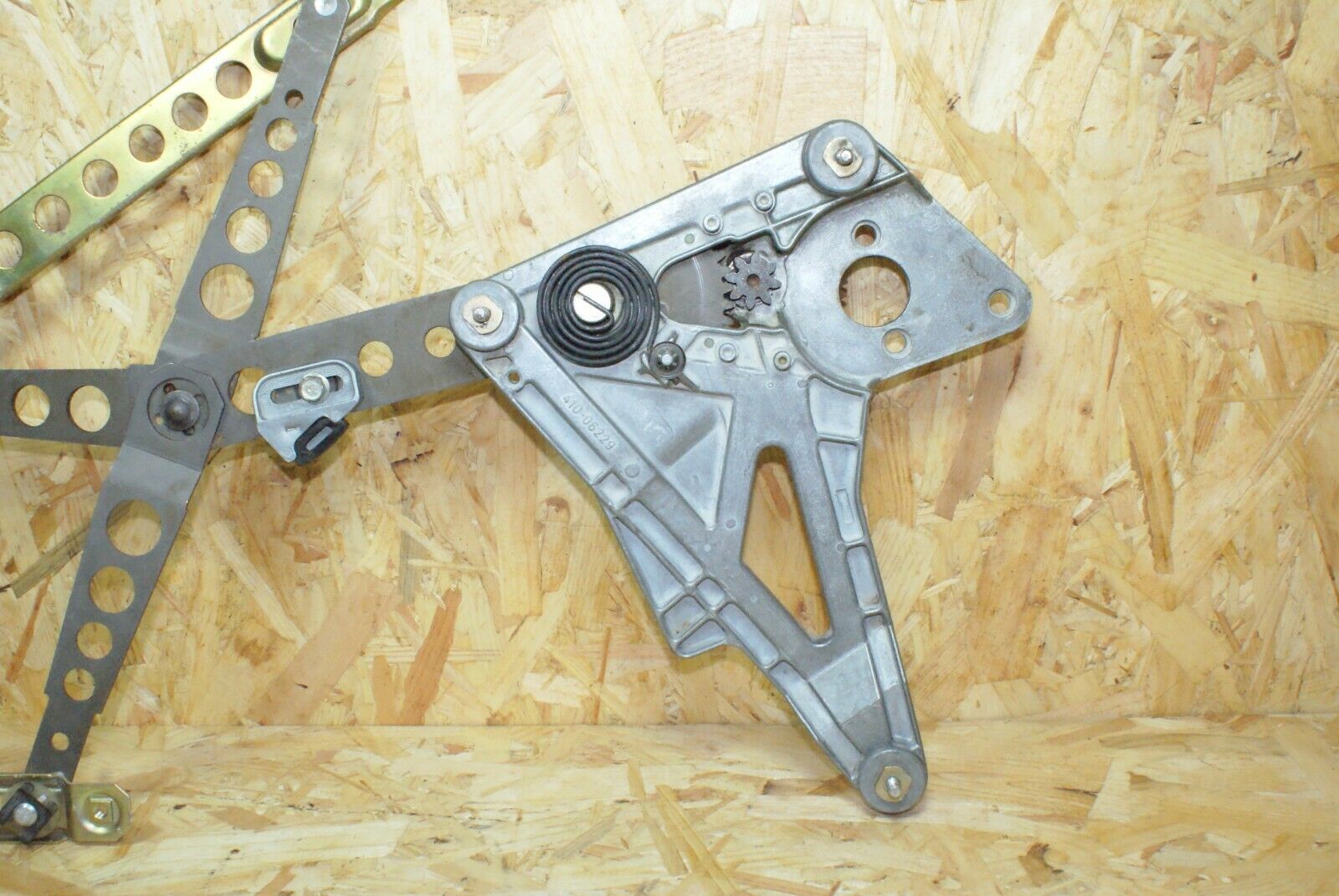 2281 Mercedes-Benz W123 280E Front Left Power Window Regulator 1237202746