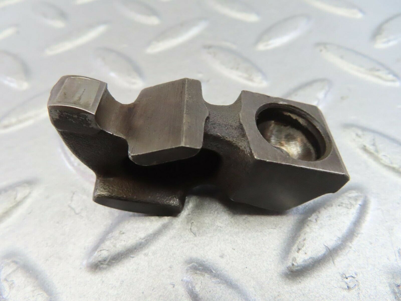 9867 Mercedes-Benz C123 280CE Coupe Valve Rocker Arm With Retaining Spring