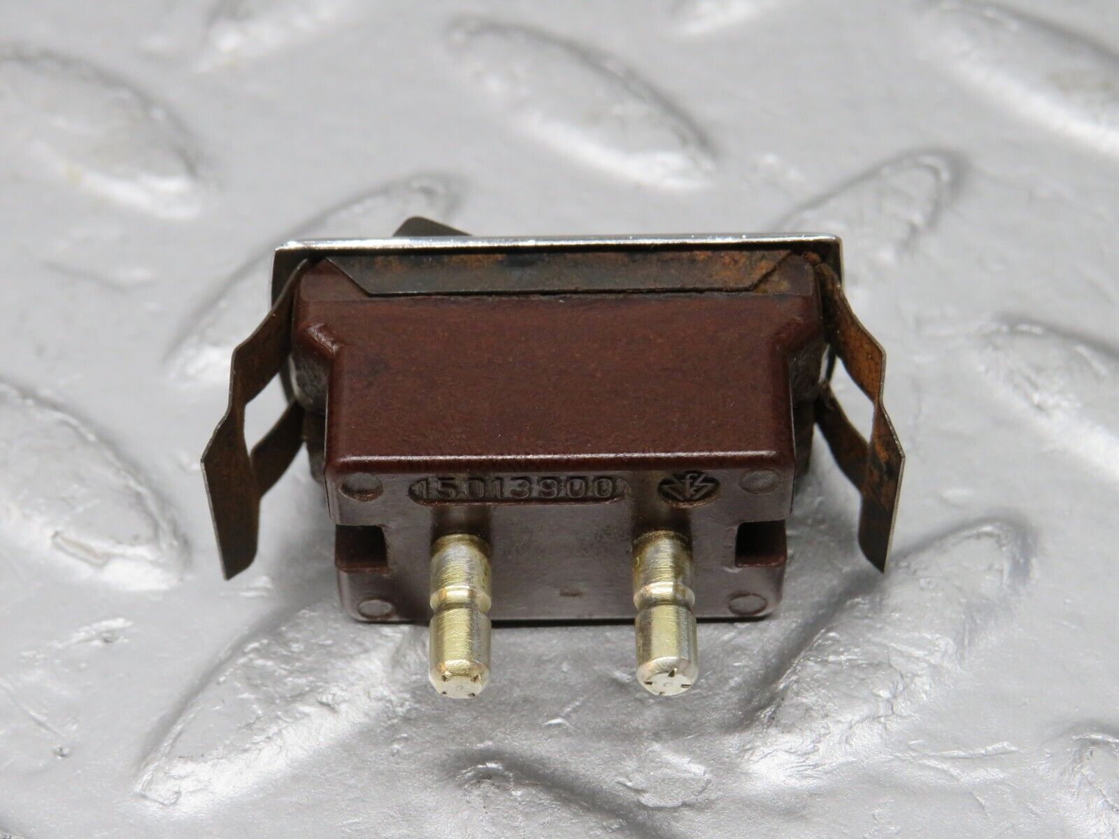 37526 Mercedes-Benz W109 300SEL Interior Light Switch 15013900