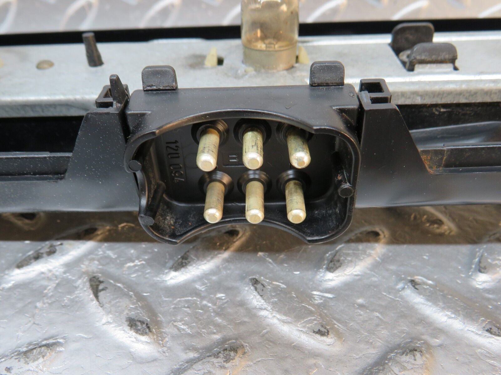 31964 Mercedes-Benz W123 230E Tail Light Bulb Holder Right Side