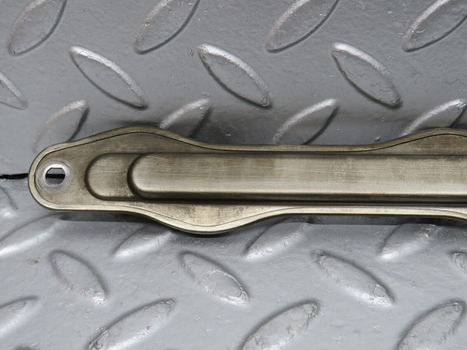 32679 Mercedes-Benz S124 300TE Wagon Camshaft Oil Tube