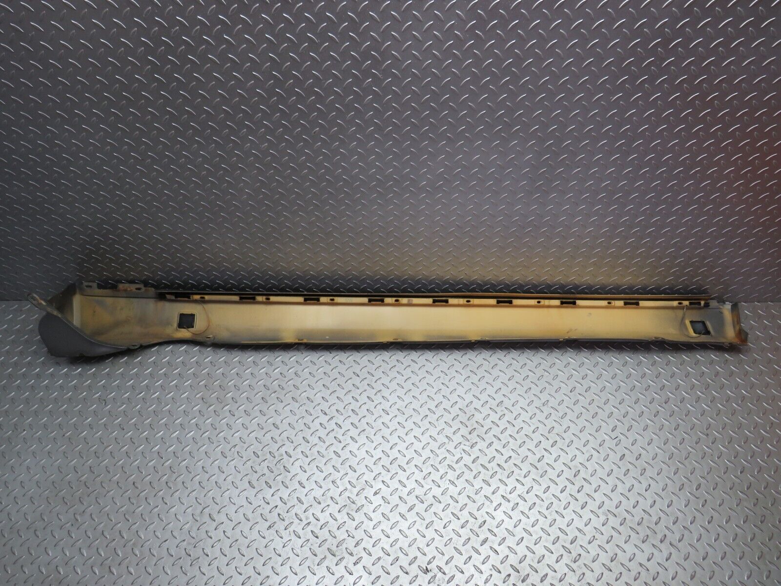 31829 Mercedes-Benz W201 190LE 1.8L Side Skirt Right Side