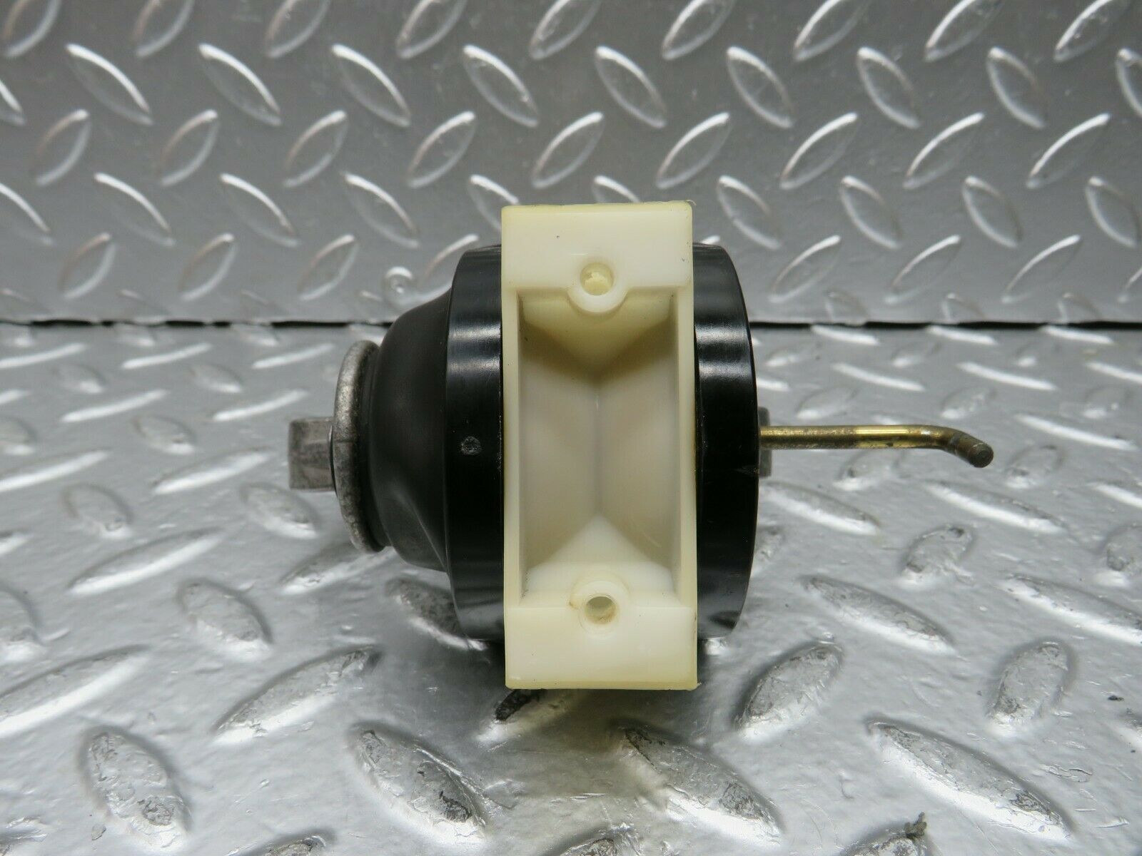 22720 Mercedes-Benz C107 450SLC Coupe Heater Box Vacuum Actuator